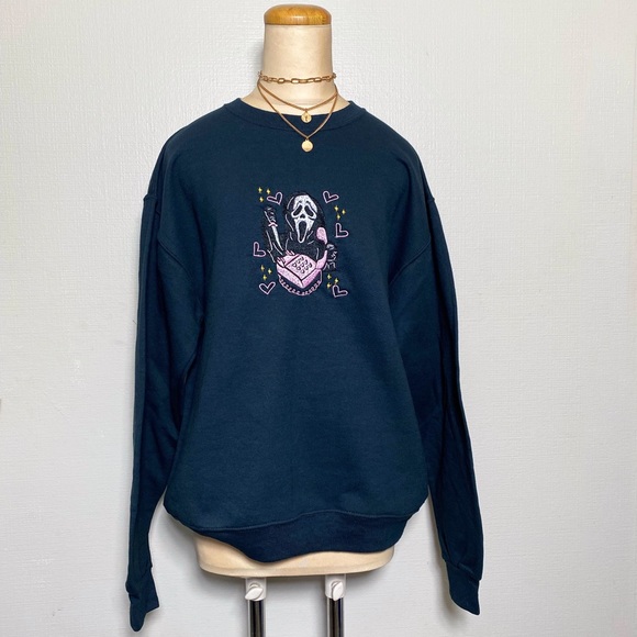 💕💕Embroidered Scream Crewneck 🔪 - Picture 2 of 3